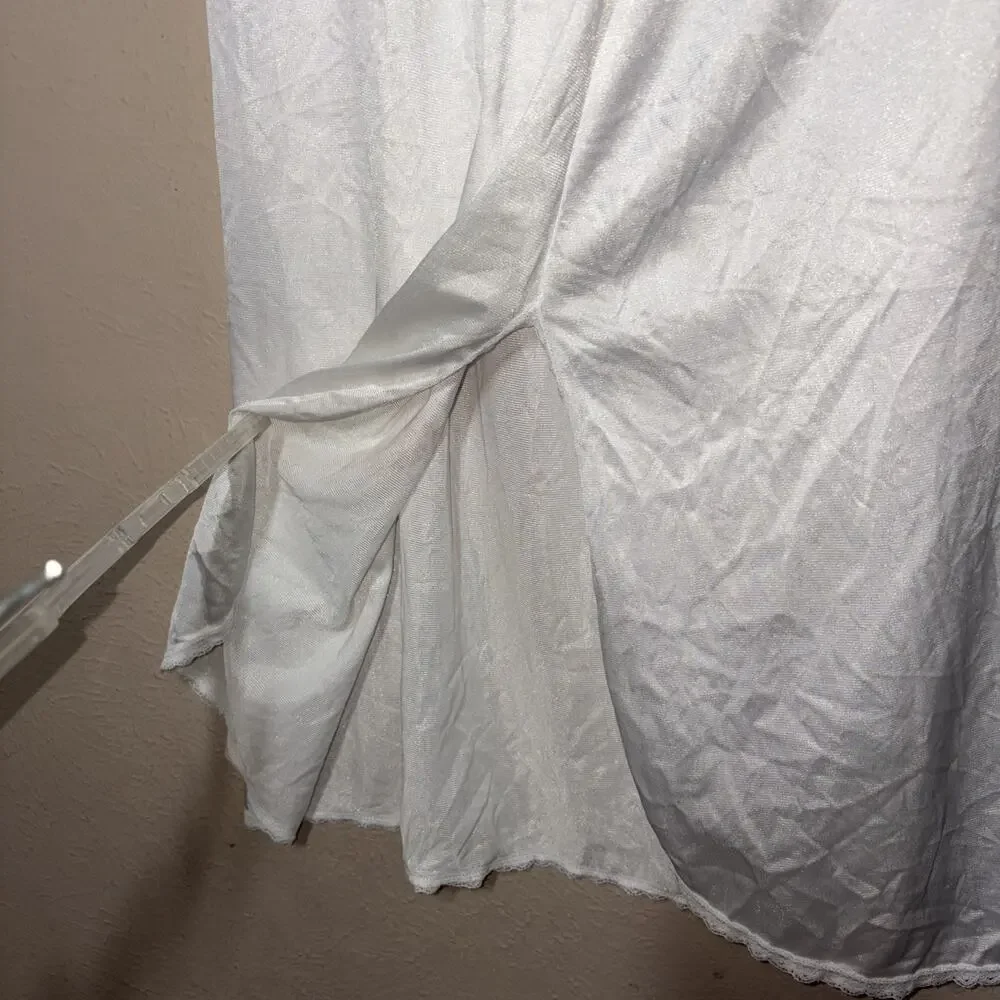 Vintage VASSARETTE White Nylon Lace Trim A-line Half Slip w/ Slit 24” Medium